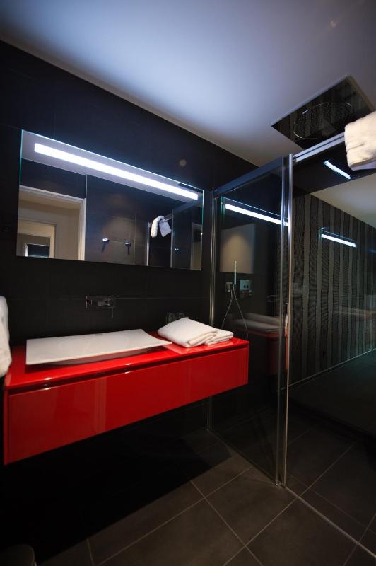 Two-Bedroom House image 3
