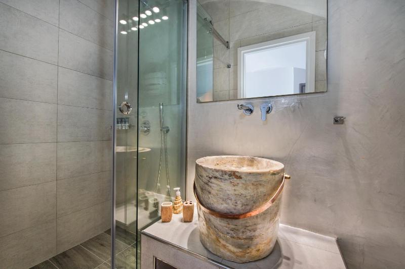 Junior Suite image 2