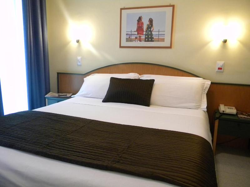 Double Room with Sea View and Balcony image 2