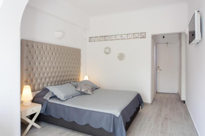 Double Room image 1