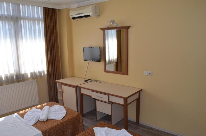 Economy Double Room image 2