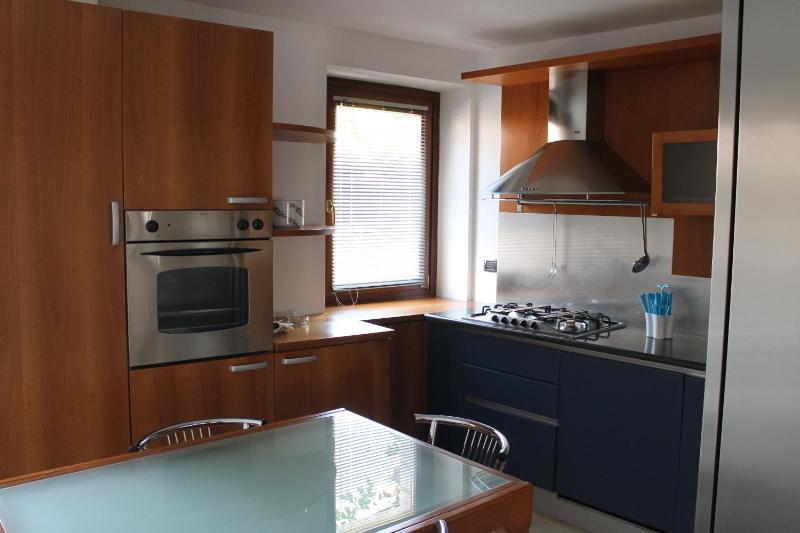 One-Bedroom Apartment image 2