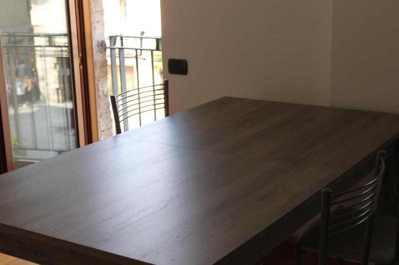 One-Bedroom Apartment image 2