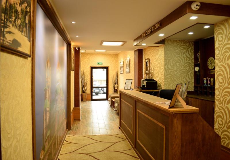 Hotel Central Point - image 5
