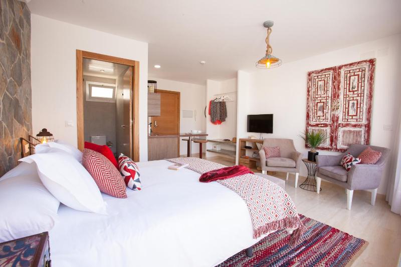 Double Room image 2
