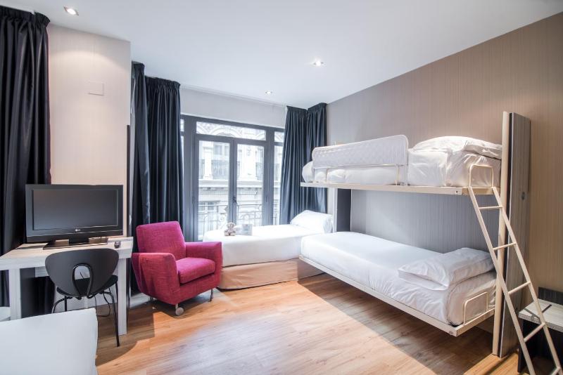 Quintuple Room (5 Adults) image 4