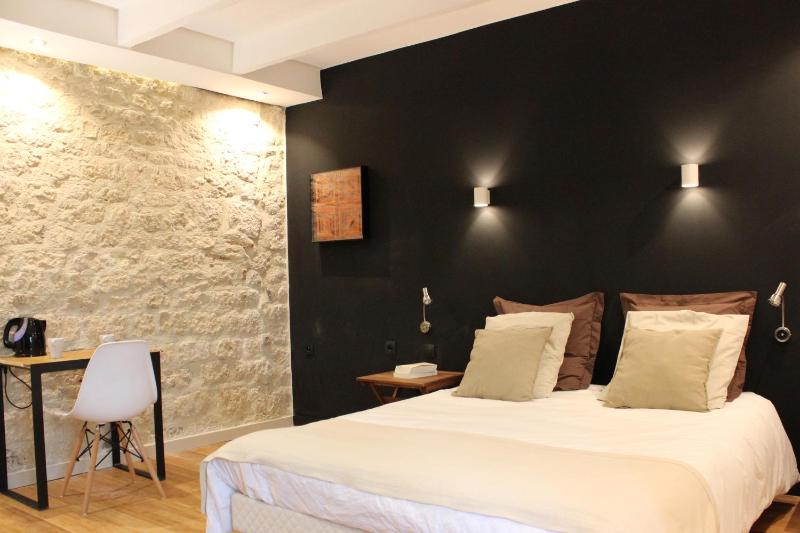 Superior Double Room image 3