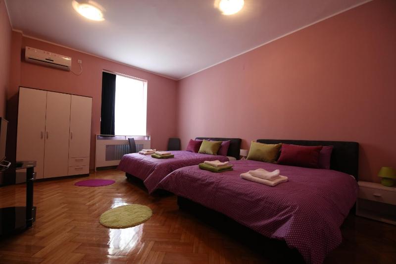 Deluxe Double Room with Two Double Beds image 2