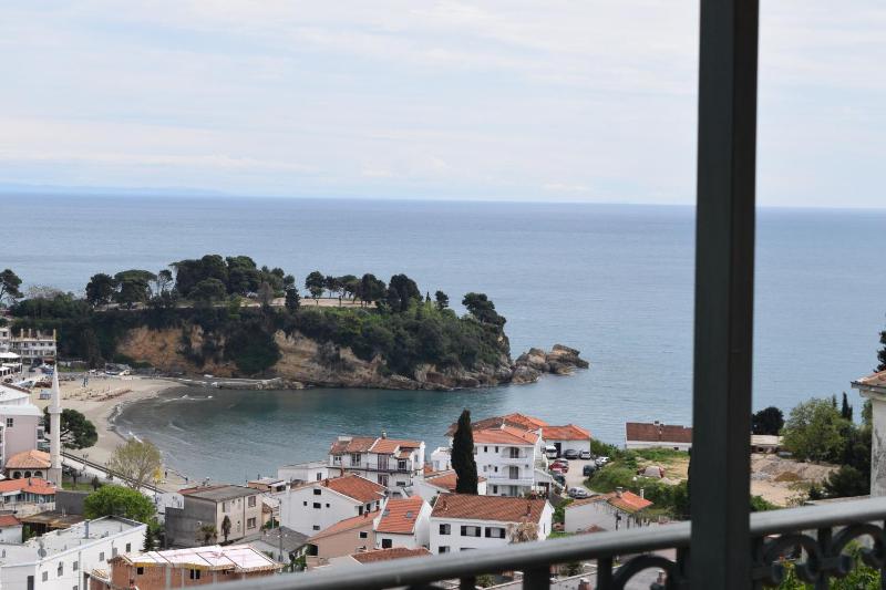 One-Bedroom Apartment with Balcony and Sea View image 2