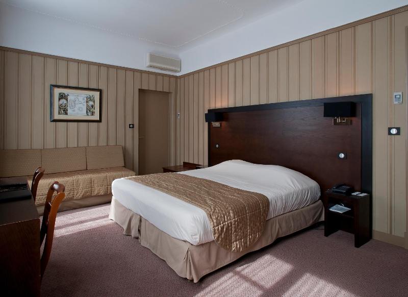 Triple Room image 2