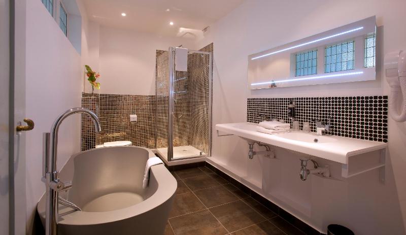 Family Junior Suite (2 Adults + 2 Children) image 4