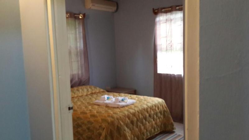 Buttercup Cottage Apartments - image 8