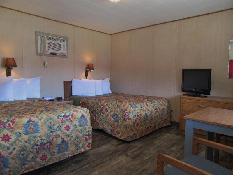 Queen and Double Room - NOT Pet Friendly image 3