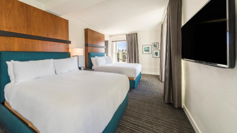 Standard Double Room with Two Double Beds image 1