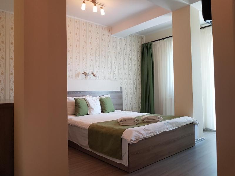 Classic Double Room with Balcony image 3