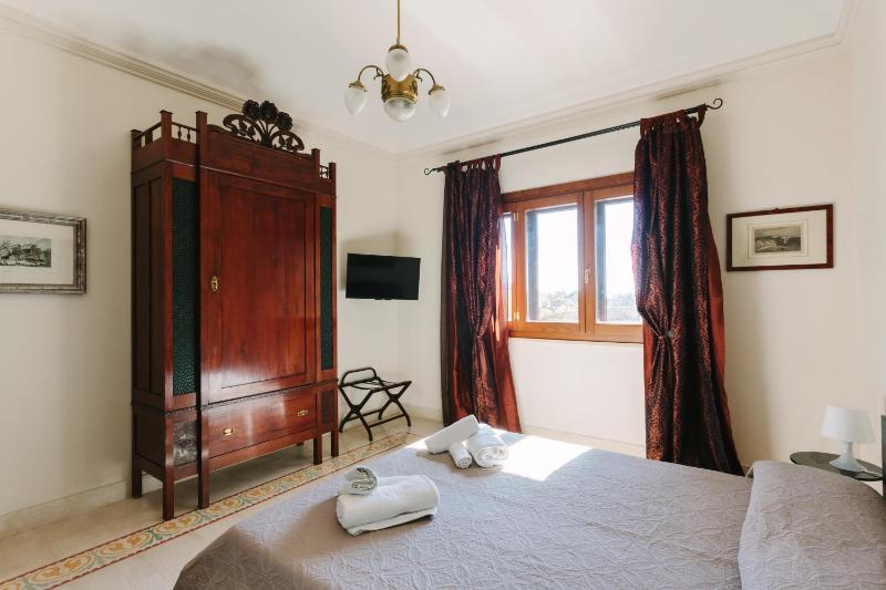 Premium Quadruple Room image 1