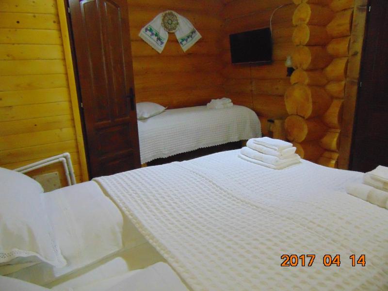 Six-Bedroom House image 3