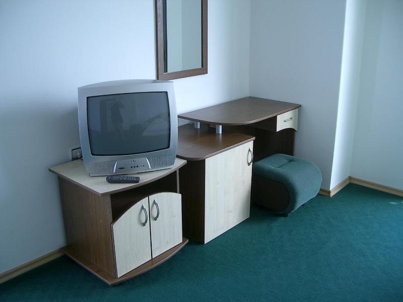 Double Room with Balcony image 3