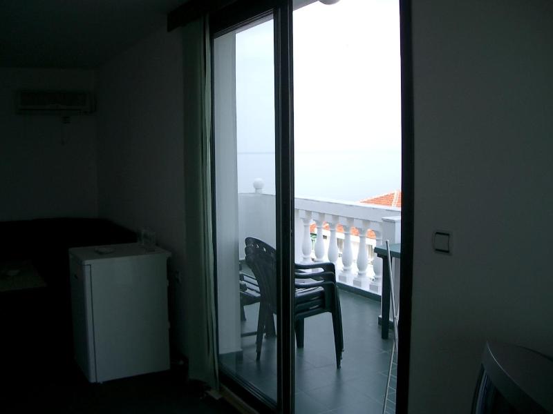 One-Bedroom Suite with Balcony image 3