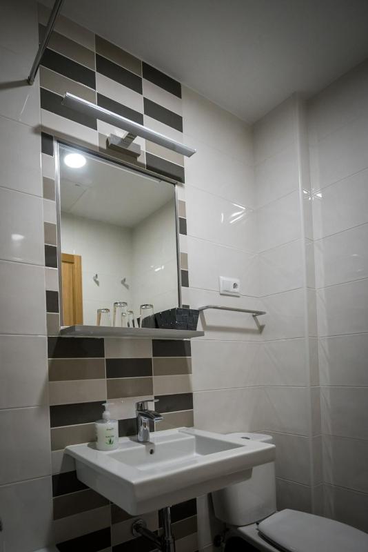 Double Room with Extra Bed image 4