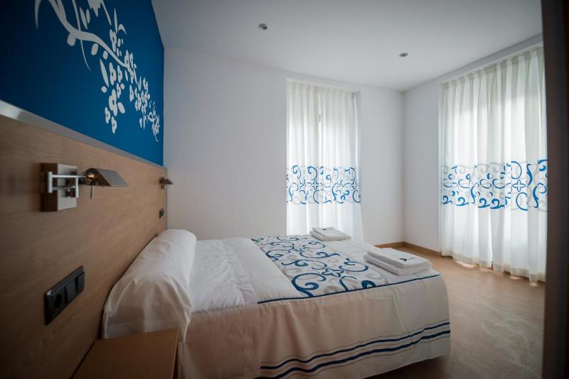 Double Room image 4