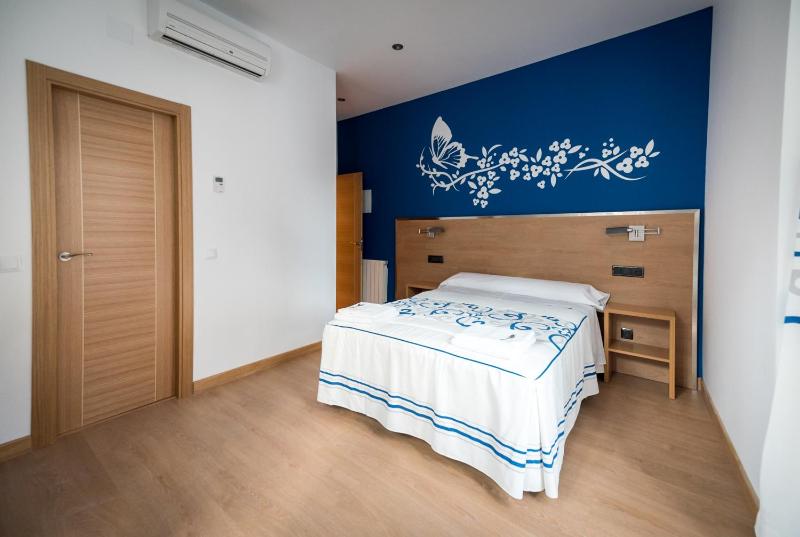 Double Room image 2