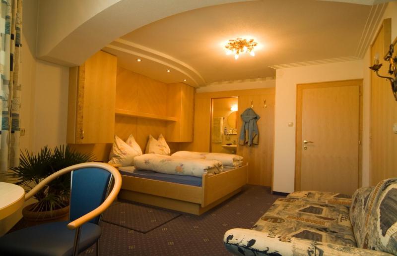 Double Room image 2