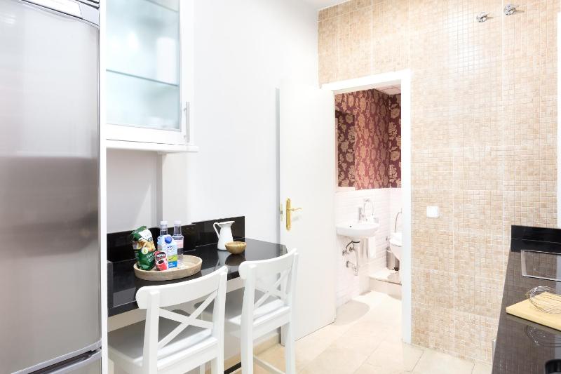 Two-Bedroom Apartment (5 Adults) image 4