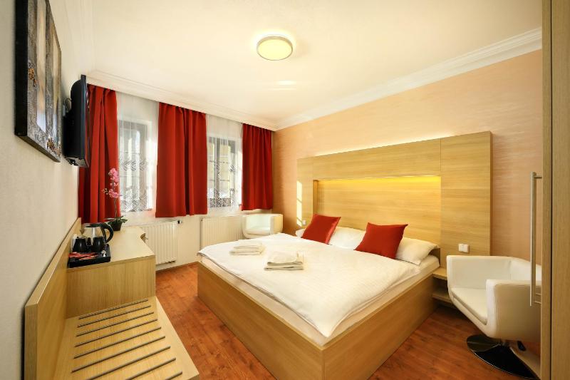 Superior Double Room image 3