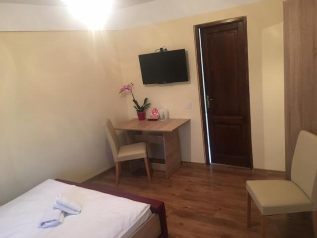 Single Room with Private Bathroom image 1