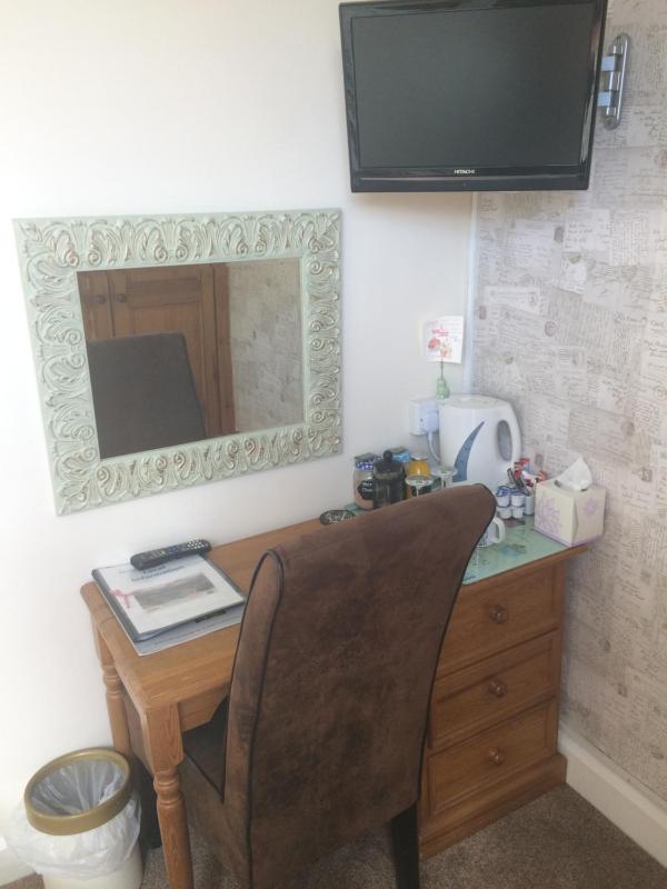 Small Double Room image 4