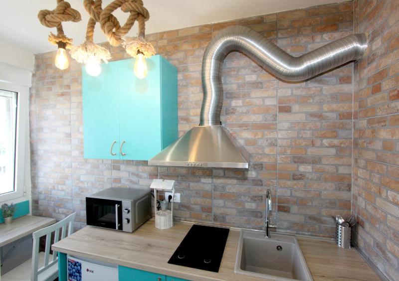 Dream Apt with parking - image 13