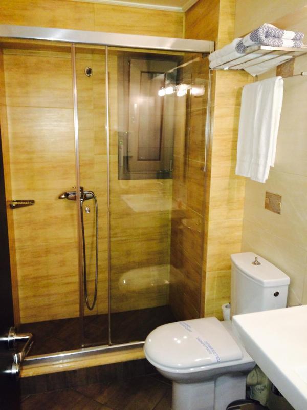 Standard Double or Twin Room image 2