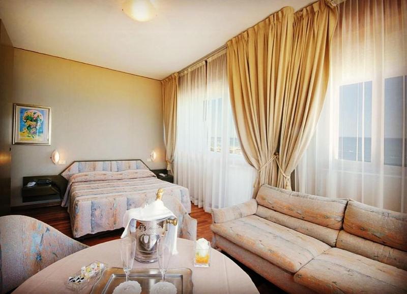 Deluxe Double Room or Twin Room with Balcony and Sea View image 3