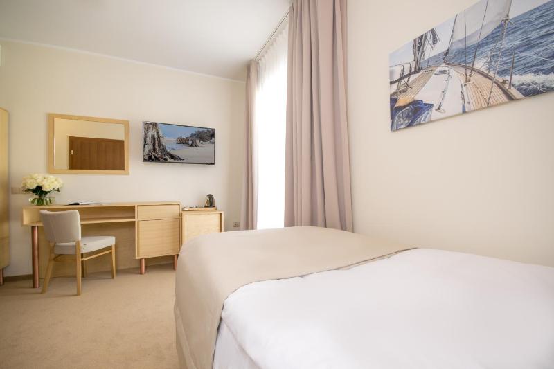 Single Room image 1