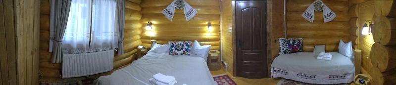 Six-Bedroom House image 2