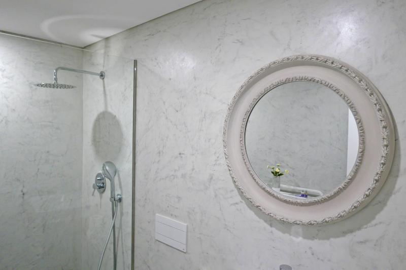 Studio Apartment image 3