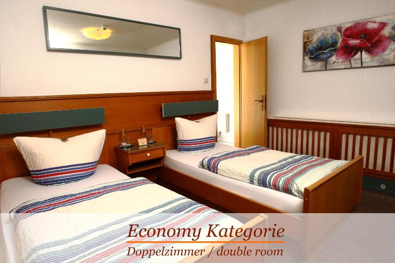 Economy Twin or Double Room image 4