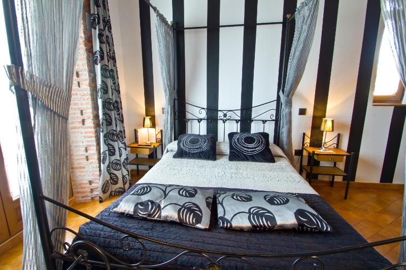 Superior Double Room with Spa Bath image 3