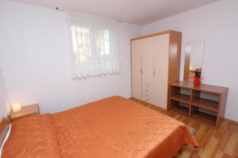 One-Bedroom Apartment with Terrace image 2