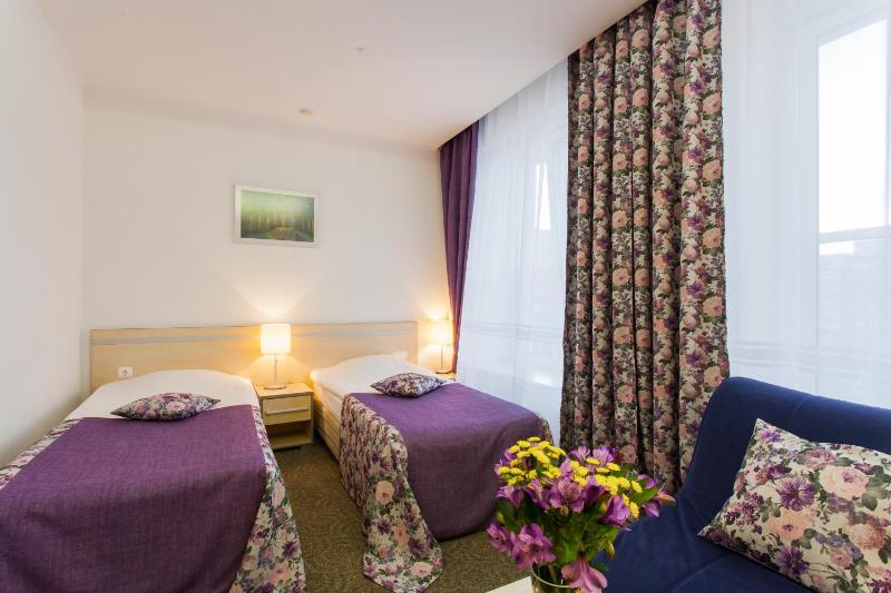 Superior Twin Room image 1