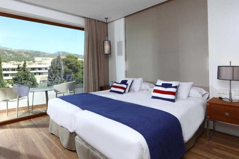 Superior Double or Twin Room image 4