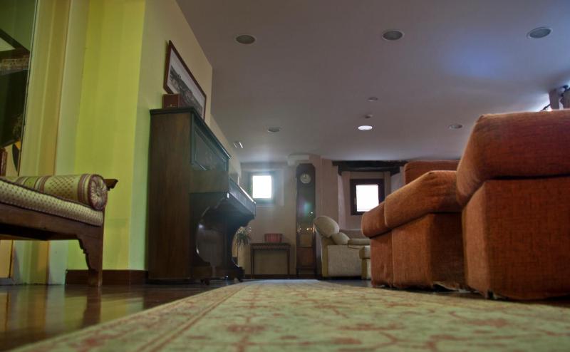 Single Room image 3