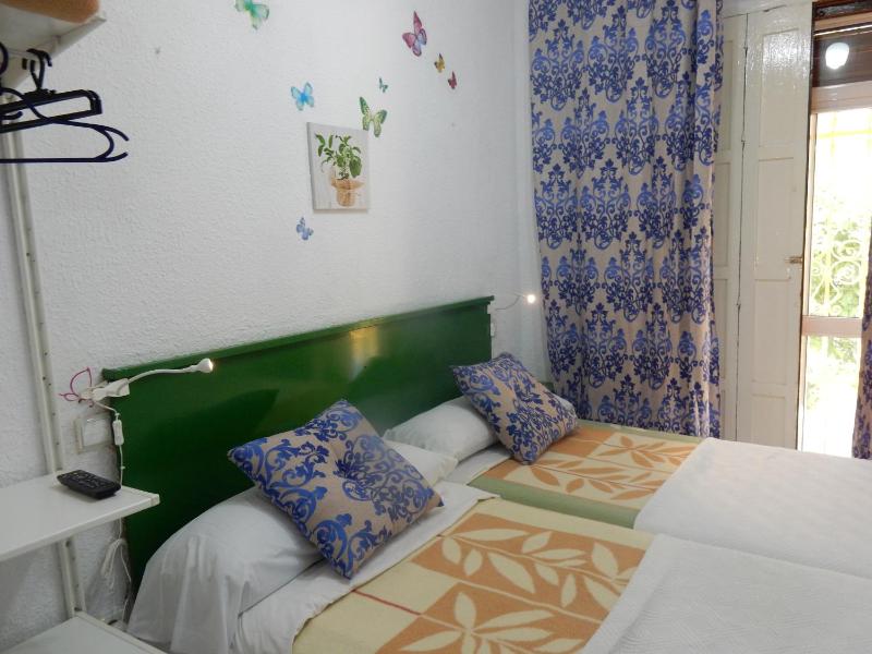 Double Room with Private Bathroom image 3