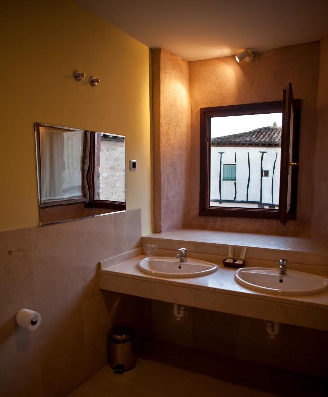 Single Room image 1