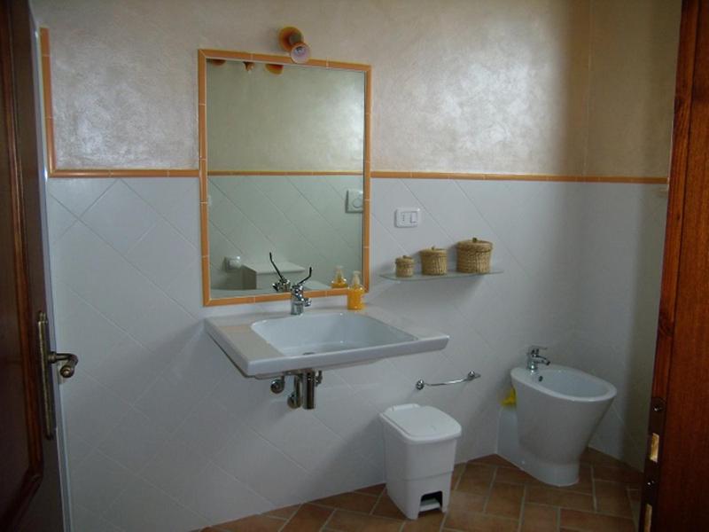 One-Bedroom Apartment image 3