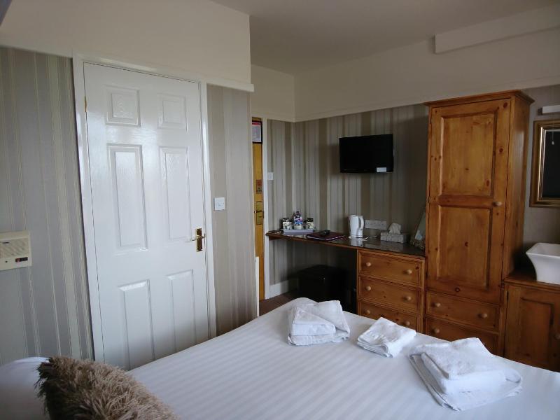 Small Double Room with Sea View  image 3