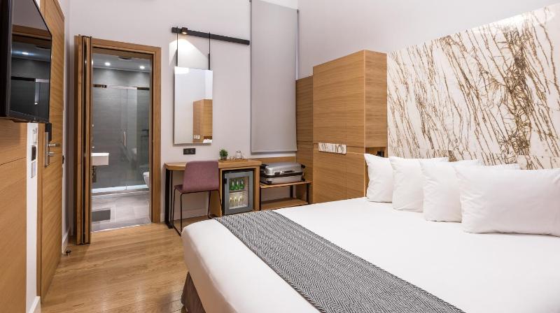 Superior Double Room image 4