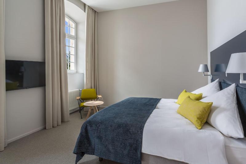 Double Room image 2