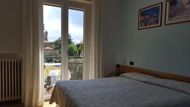 Standard Single Room image 2